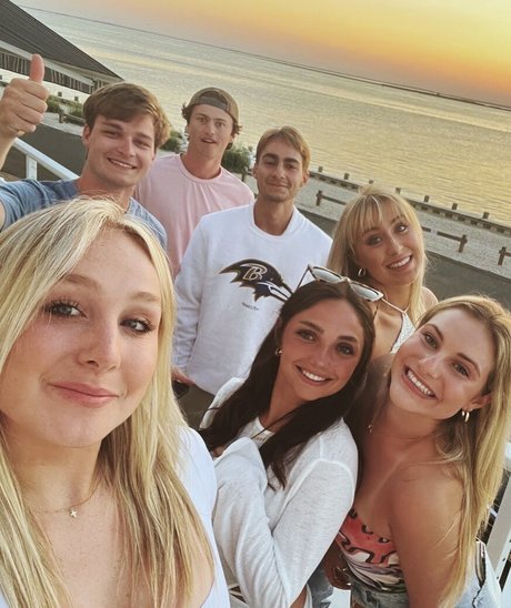 Leah Booth ポルノスター 無料 画像