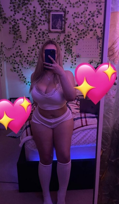 Wiz Chloifa スター ヌード アーカイブ