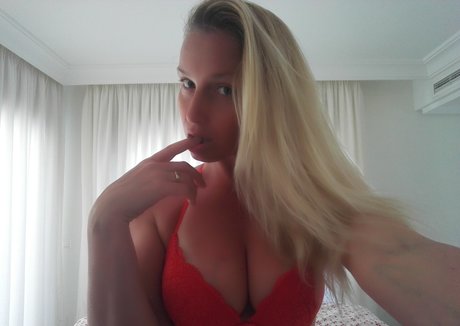 ぽっちゃり黒人OnlyFans アートヌード ギャラリー