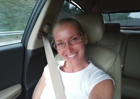 曲線美のティーンズOnlyFans 無料裸 画像