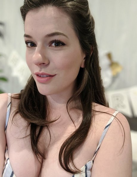 callaq ヌード女優 画像