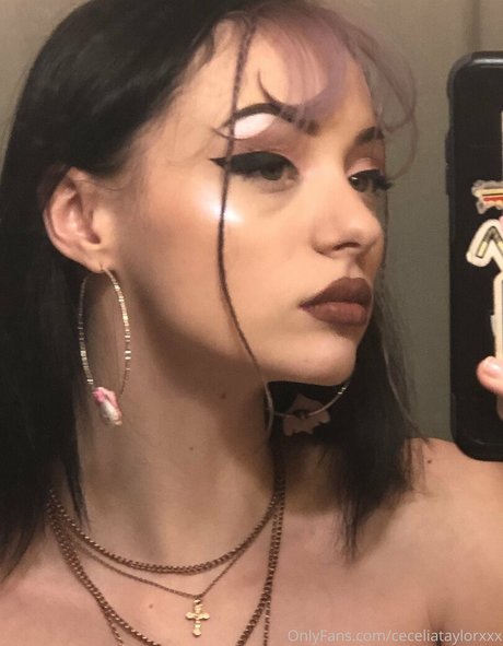 ceceliataylorxxx ポルノスター ギャラリー