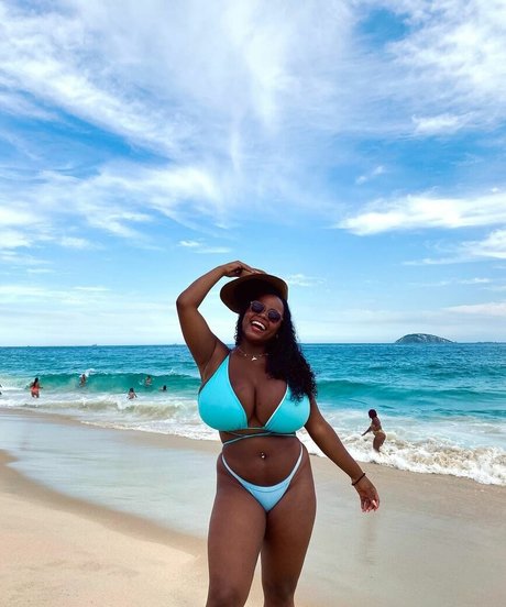 大きな黒いお尻のOnlyFans 限定 写真