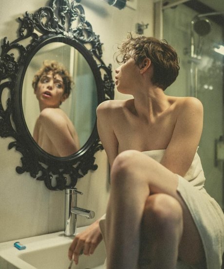 Didem ustuner セックスモデル 画像