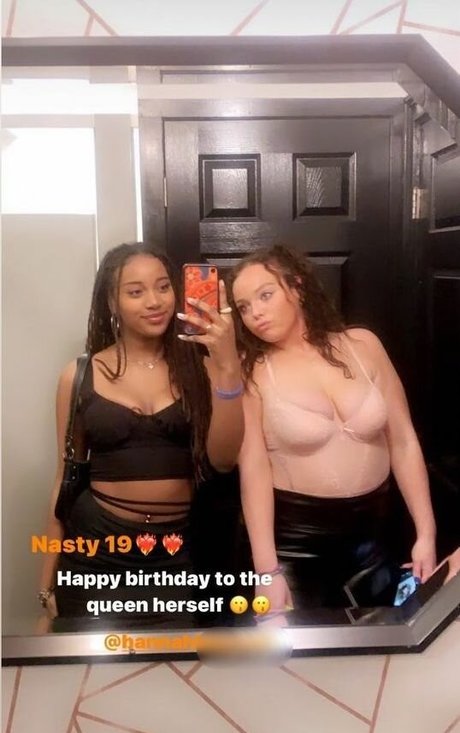 曲線美の裸OnlyFans 無料セクシー 画像