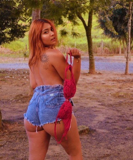 Nicollysntss エロティックモデル 画像