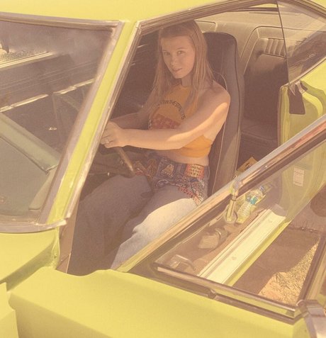 アジアンシャワー OnlyFans 無料ヌード 写真