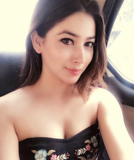 Alankrita Bora 限定モデル 写真