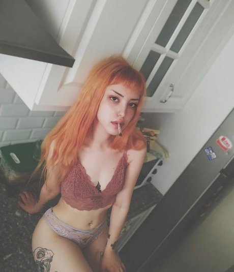 Simge Akkus 完璧なモデル 画像