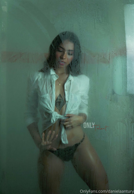 danielaantury ポルノスター 写真