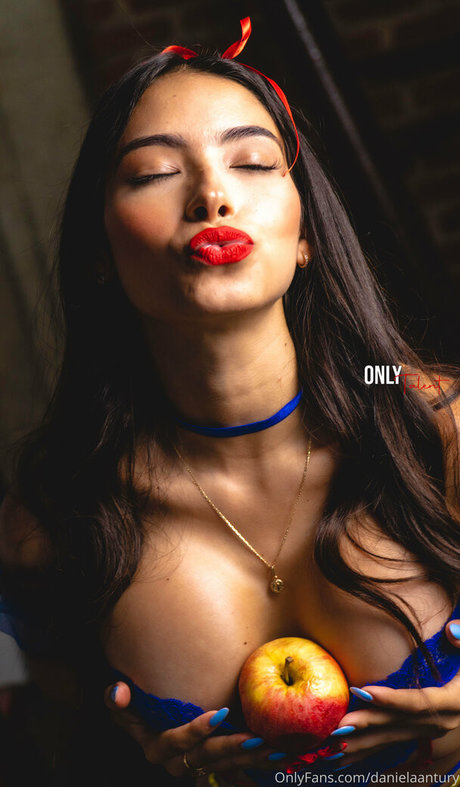 danielaantury スター ギャラリー