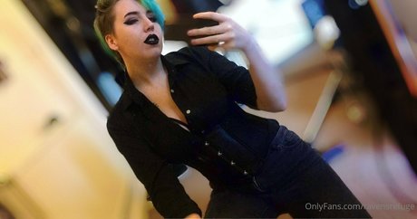 ravensrefuge 美しいモデル 写真