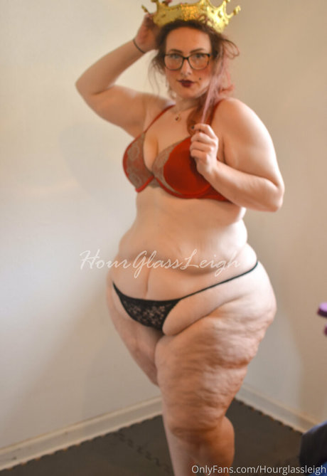 巨乳とお尻のOnlyFans ポルノ ギャラリー