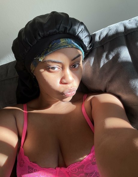 kaylalebombbb ホットスター 写真