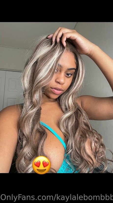 kaylalebombbb スター xxx 写真