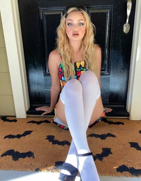 ティーンシーメールOnlyFans ホットセクシー 写真