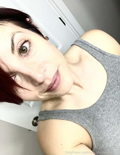 unconstrainedbyu ポルノスター 独占 写真