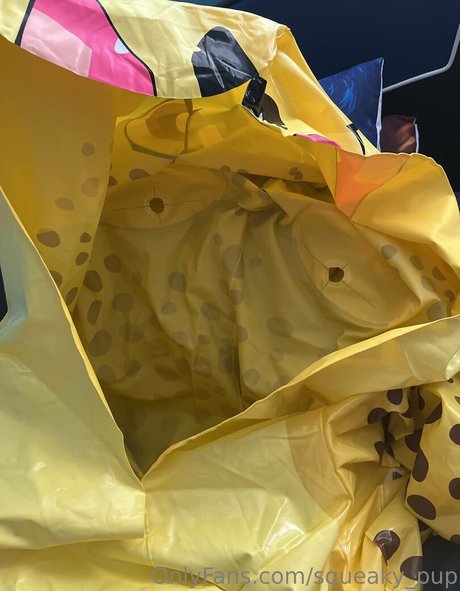 squeaky pup ポルノスター アダルト 画像