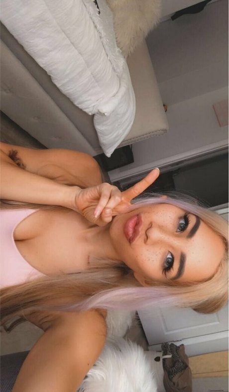 roxannesims XXXモデル 写真