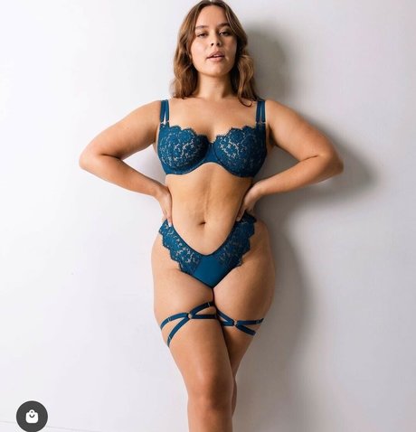 Veneziacruz セクシー女優 写真