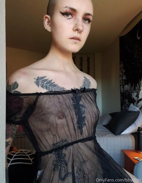 onlyfaery エロティック女優 写真