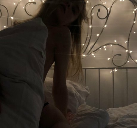 ティーンヌードOnlyFans ヌード 写真