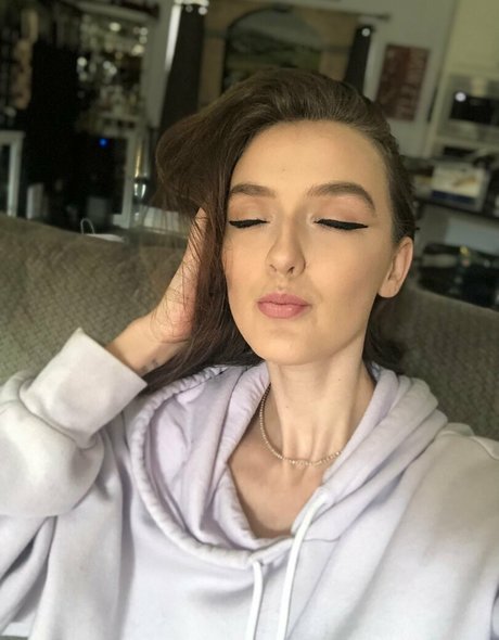 foxyopheliaa 高品質モデル 写真