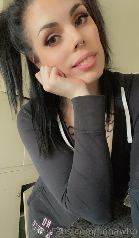 fionawho ホットなポルノスター 写真