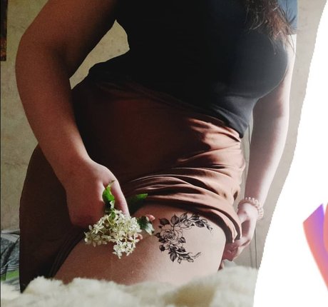 ニューハーフ POV OnlyFans ポルノグラフィック ギャラリー