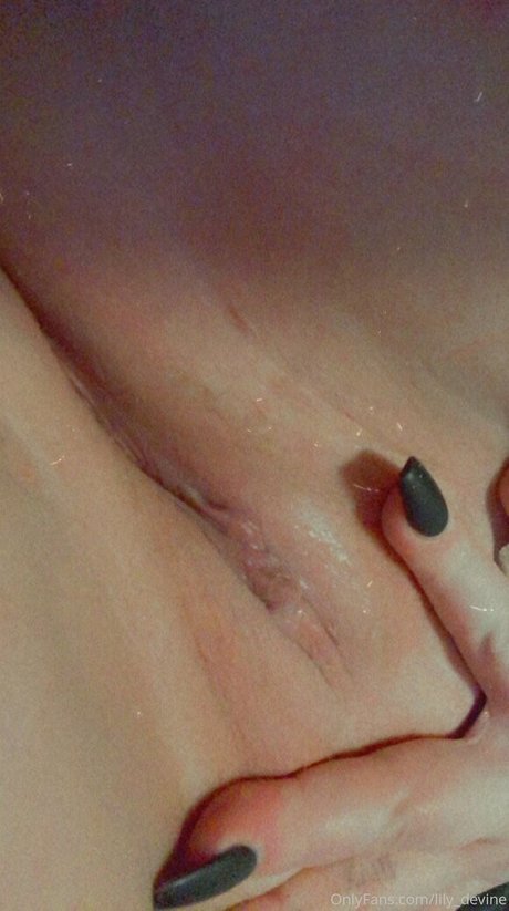 lily devine ヌードのポルノスター 写真