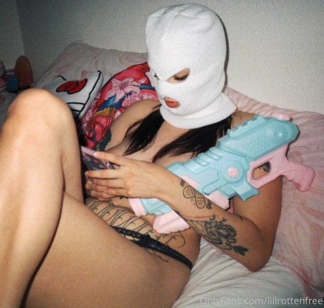 liilrottenfree かわいいポルノスター ギャラリー