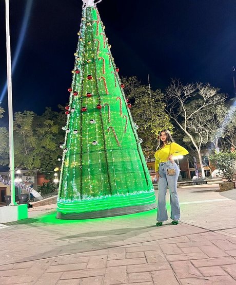 アジア人痴女OnlyFans アート裸 ギャラリー