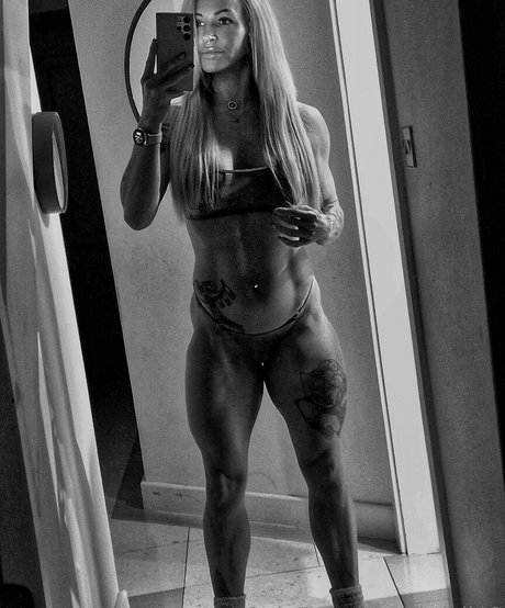 fitdoll40 トップモデル 写真