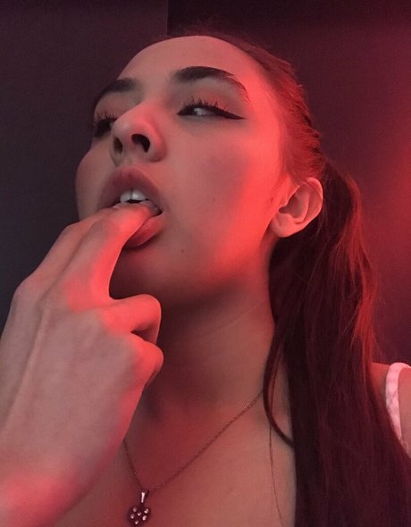 BBCティーンオンリーファンズ セクシーヌード 写真