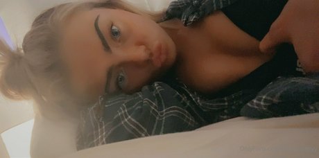 小人エボニーOnlyFans 無料セクシー 画像