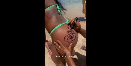 Clara Batista トップスター 写真