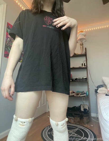 大きな黒いお尻のOnlyFans ヌード 画像