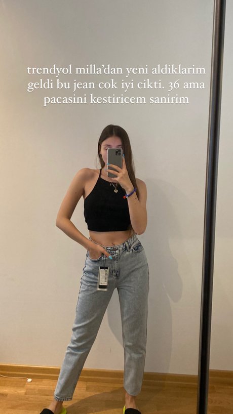 Ilayda Akdogan 無料モデル 写真