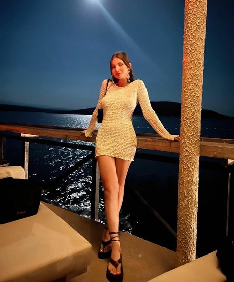 Ilayda Akdogan ヌードスター ギャラリー