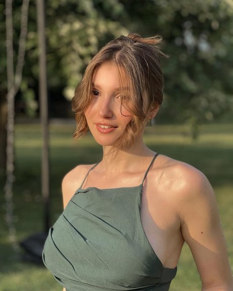 Ilayda Akdogan HD女優 写真