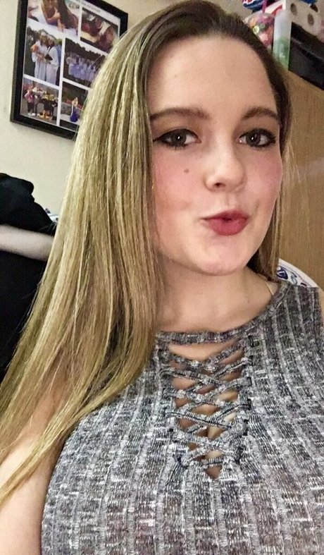 レズビアンセックスOnlyFans 無料ヌード 写真