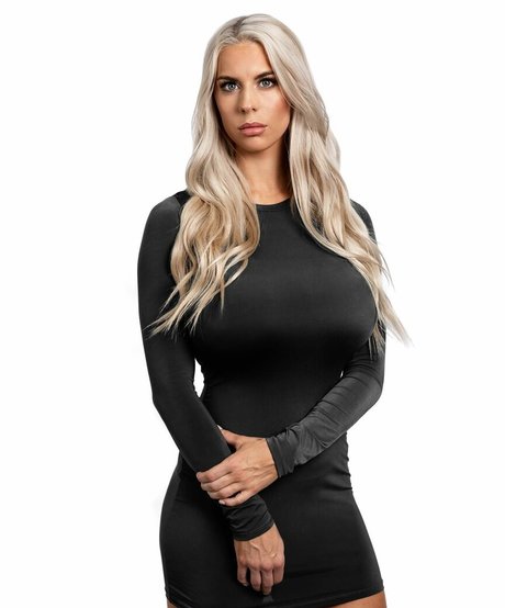 金髪の小柄なOnlyFans 無料ヌード 写真