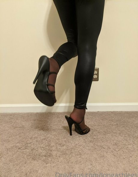 黒檀の白いチンポOnlyFans ポルノ 写真