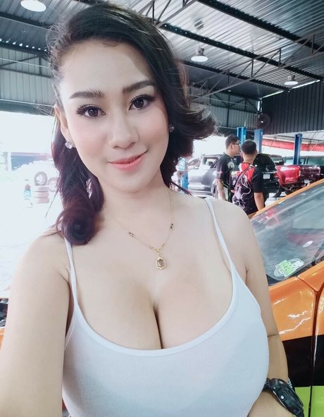 細身の巨乳OnlyFans ホットxxx 画像