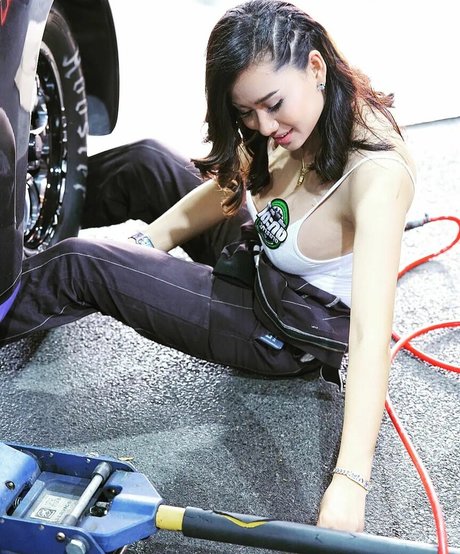 そばかすOnlyFans ポルノグラフィック 写真