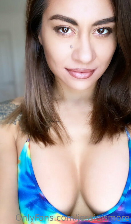 jessieismore スター ヌード 写真