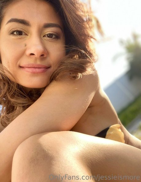 jessieismore ポルノスター 画像