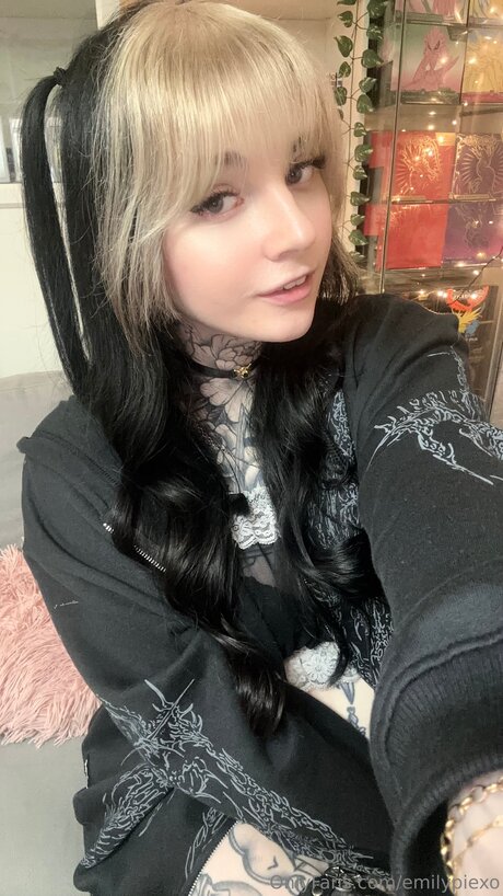 emilypiexo トップモデル ギャラリー