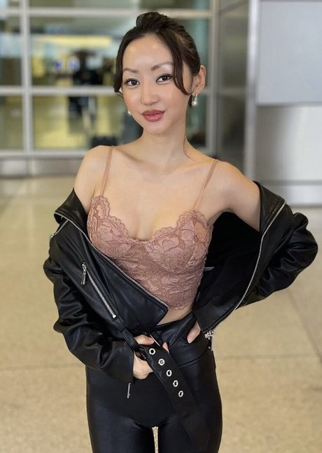 Yeonmi Park 独占ポルノスター 画像