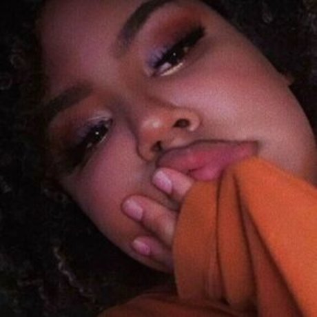 Grxceuncensored アダルト女優 写真